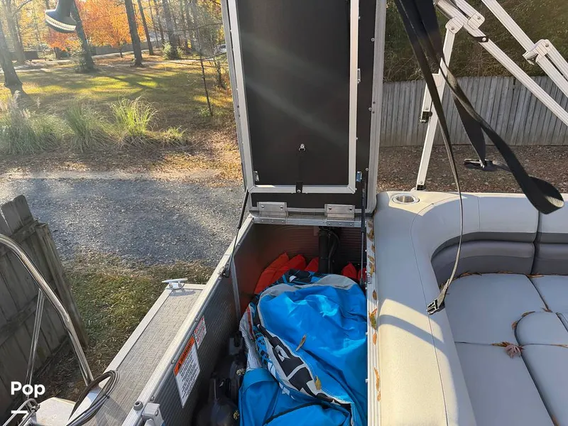 Slide: The Image of Bennington SX20 2022 - 16133943