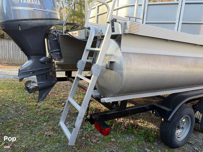 Slide: The Image of Bennington SX20 2022 - 16133896