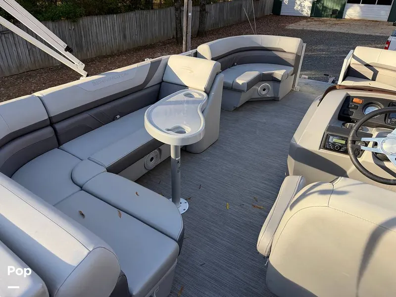 Slide: The Image of Bennington SX20 2022 - 16133958