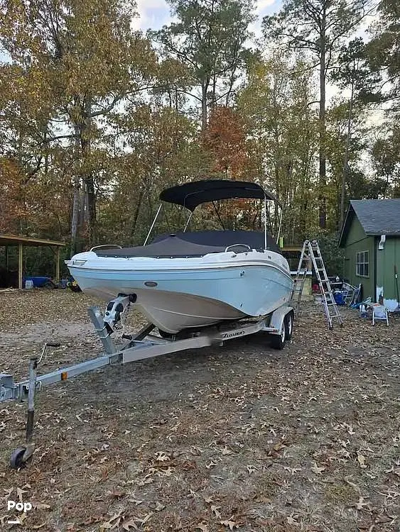 Slide: The Image of Cover - Mooring - 16101885