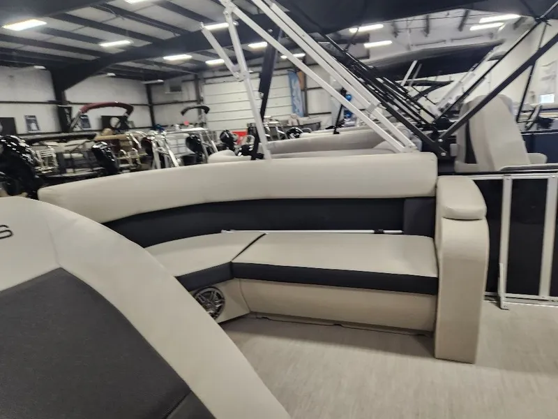 Slide: The Image of Harris 21BRZ 2024 - 9