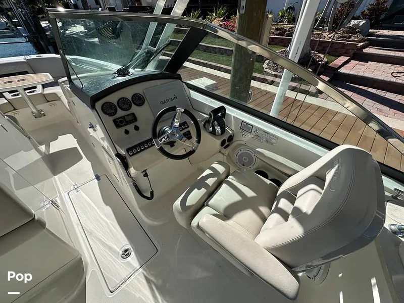 Slide: The Image of Boston Whaler 270 Vantage 2015 - 16189185