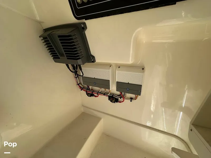 Slide: The Image of Boston Whaler 270 Vantage 2015 - 16189192