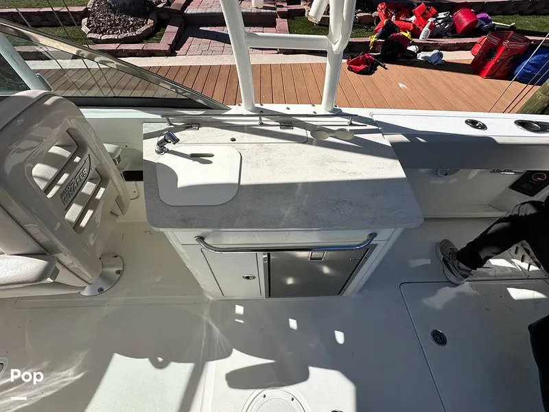 Slide: The Image of Boston Whaler 270 Vantage 2015 - 16189201