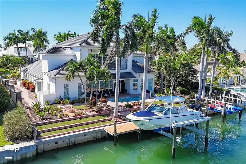 Slide: The Image of Boston Whaler 270 Vantage 2015 - 16173703