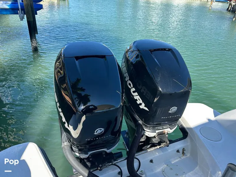 Slide: The Image of Boston Whaler 270 Vantage 2015 - 16189209