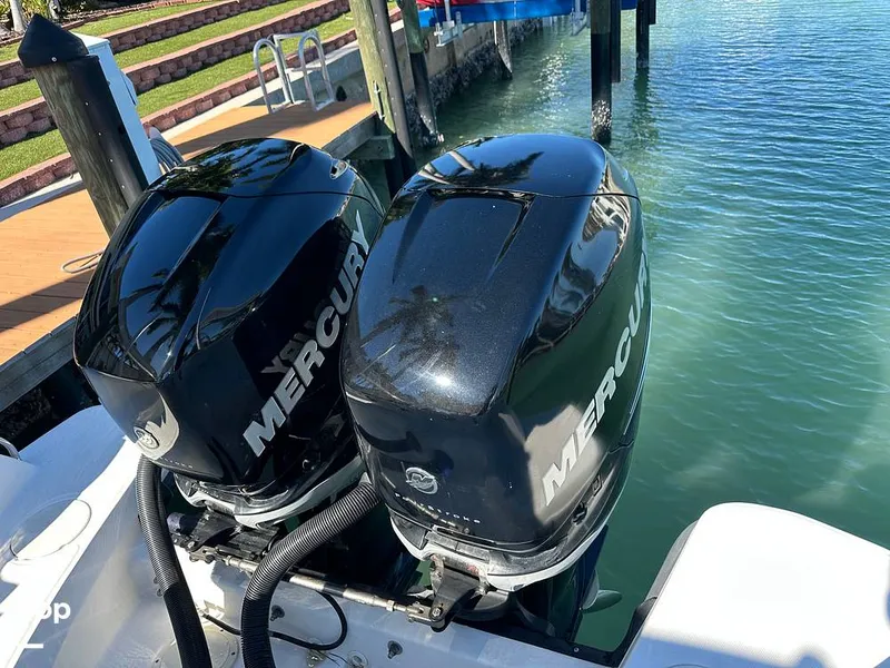 Slide: The Image of Boston Whaler 270 Vantage 2015 - 16189210