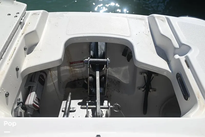 Slide: The Image of Boston Whaler 270 Vantage 2015 - 16174242