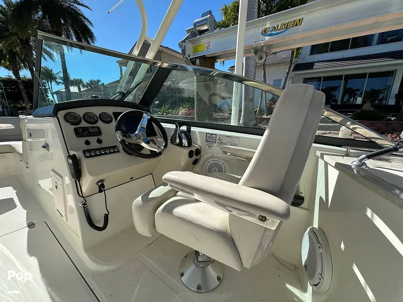 Slide: The Image of Boston Whaler 270 Vantage 2015 - 16189221