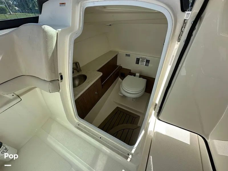 Slide: The Image of Boston Whaler 270 Vantage 2015 - 16189328