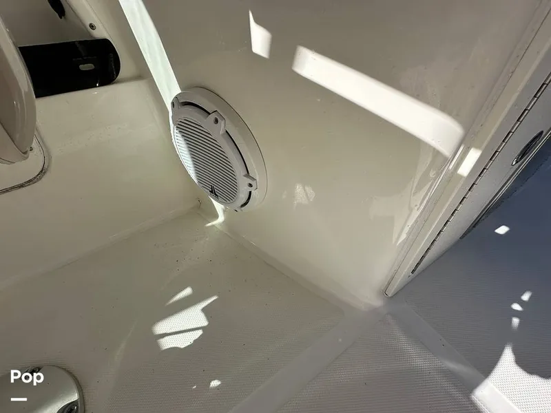 Slide: The Image of Boston Whaler 270 Vantage 2015 - 16170142