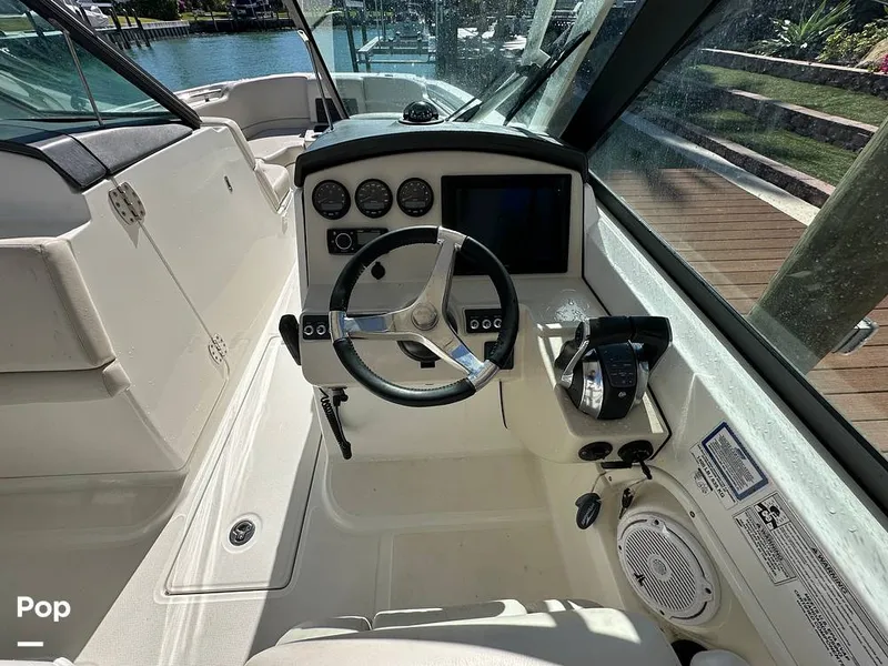 Slide: The Image of Boston Whaler 270 Vantage 2015 - 16170145