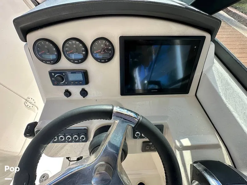 Slide: The Image of Boston Whaler 270 Vantage 2015 - 16170147