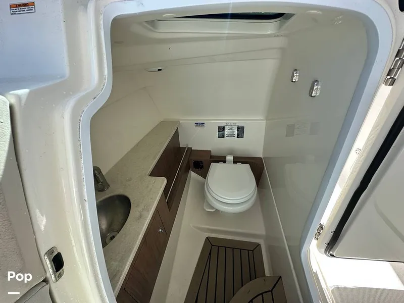 Slide: The Image of Boston Whaler 270 Vantage 2015 - 16170156