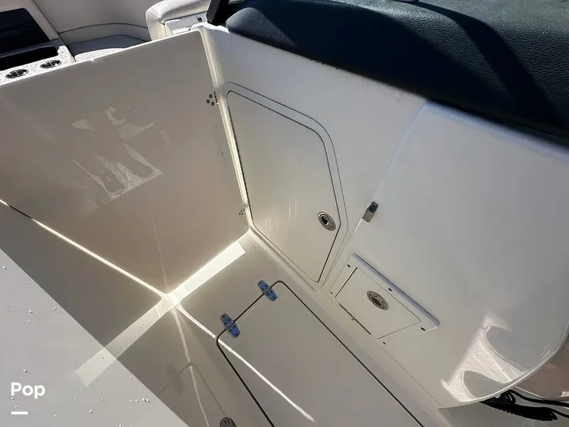 Slide: The Image of Boston Whaler 270 Vantage 2015 - 16170164