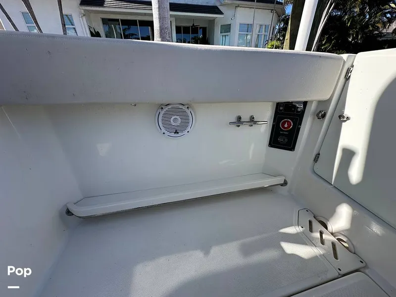 Slide: The Image of Boston Whaler 270 Vantage 2015 - 16170180