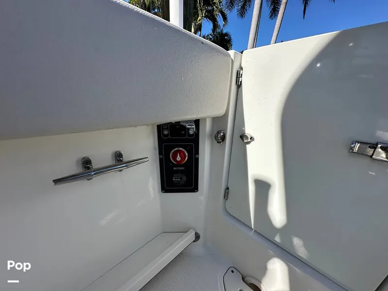 Slide: The Image of Boston Whaler 270 Vantage 2015 - 16170181