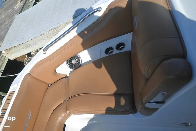 Slide: The Image of Crownline Boats E235XS 2023 - 16096567