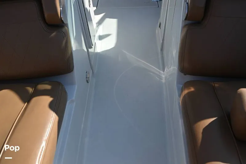 Slide: The Image of Crownline Boats E235XS 2023 - 16096570