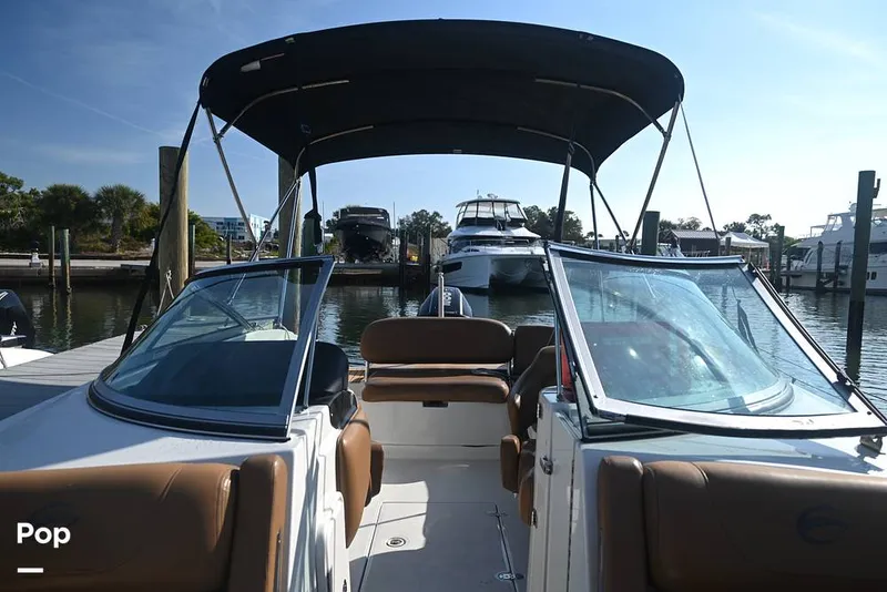 Slide: The Image of Crownline Boats E235XS 2023 - 16096572