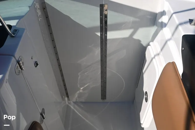 Slide: The Image of Crownline Boats E235XS 2023 - 16096577