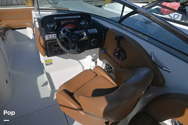Slide: The Image of Crownline Boats E235XS 2023 - 16096580