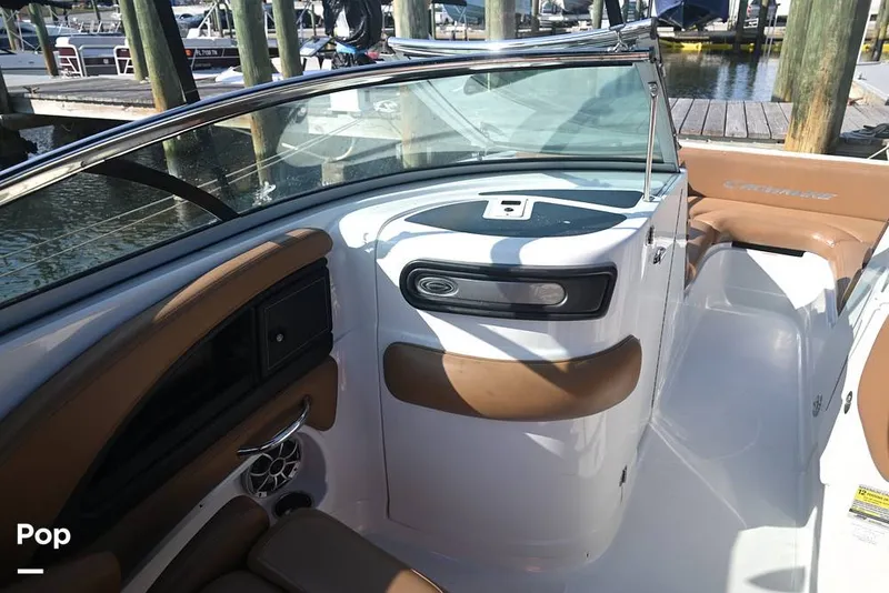 Slide: The Image of Crownline Boats E235XS 2023 - 16096584
