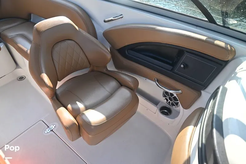 Slide: The Image of Crownline Boats E235XS 2023 - 16096586