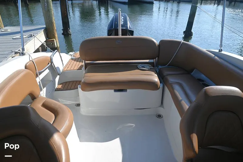Slide: The Image of Crownline Boats E235XS 2023 - 16096592
