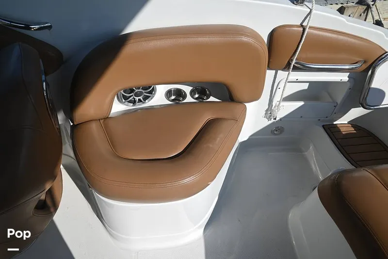 Slide: The Image of Crownline Boats E235XS 2023 - 16096593