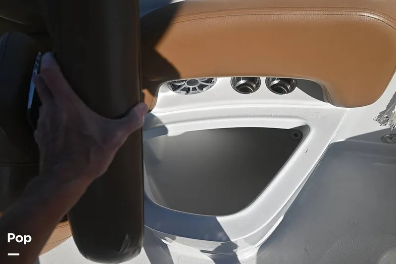 Slide: The Image of Crownline Boats E235XS 2023 - 16096594