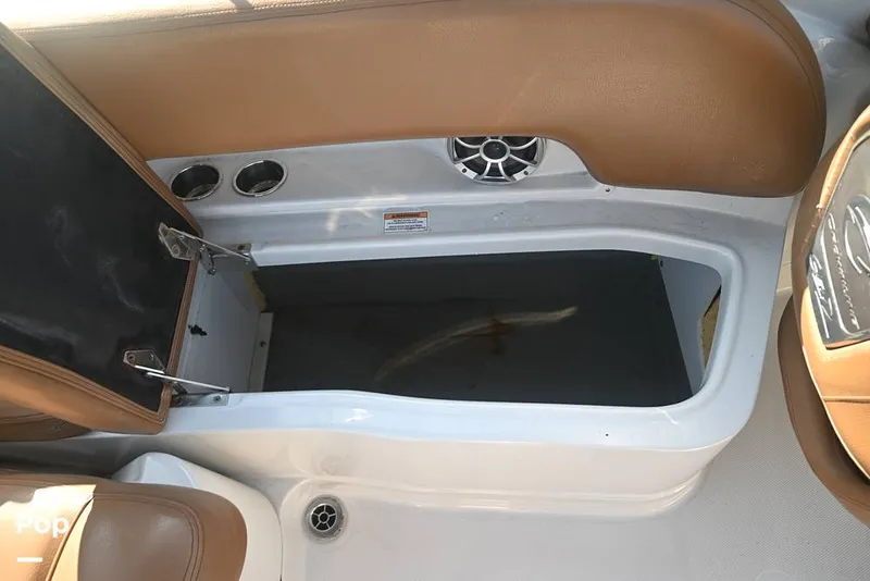 Slide: The Image of Crownline Boats E235XS 2023 - 16096596