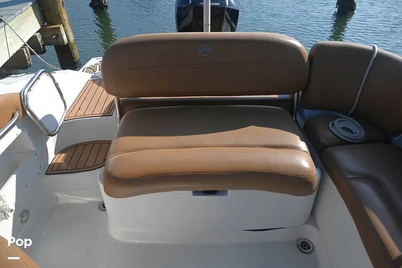 Slide: The Image of Crownline Boats E235XS 2023 - 16096598