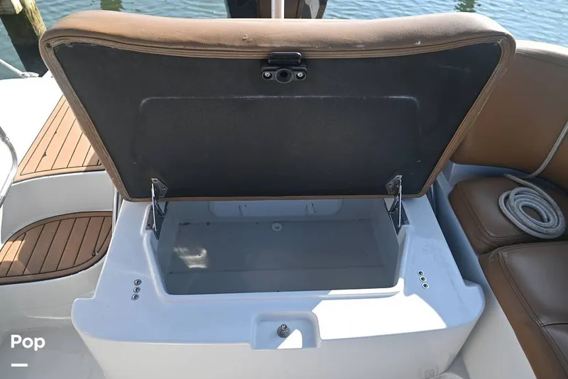 Slide: The Image of Crownline Boats E235XS 2023 - 16096599