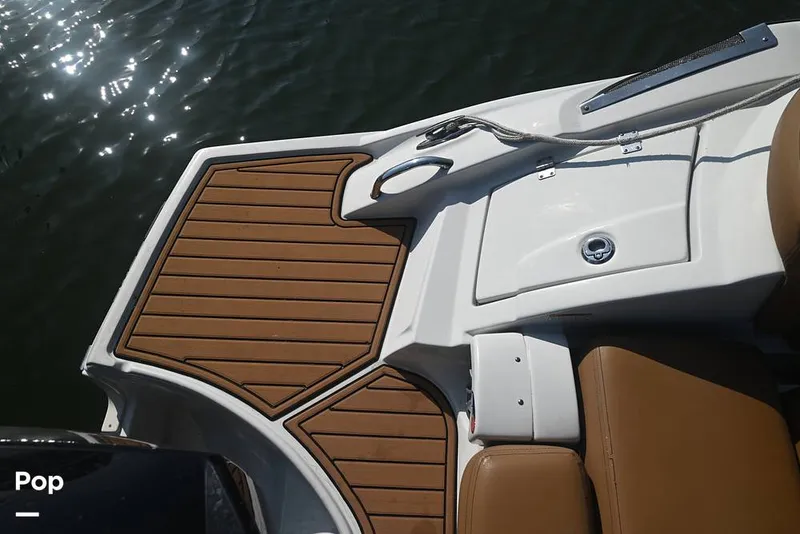 Slide: The Image of Crownline Boats E235XS 2023 - 16096604