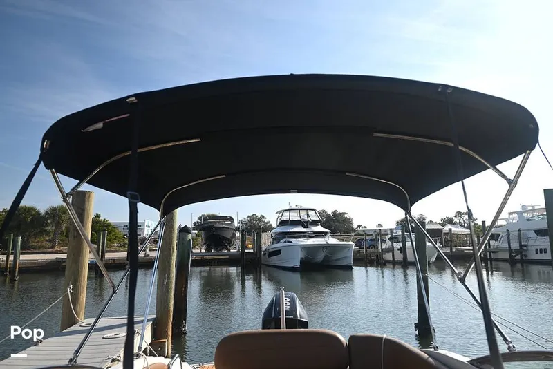Slide: The Image of Crownline Boats E235XS 2023 - 16096606