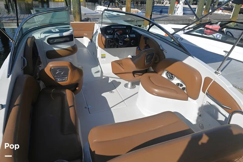 Slide: The Image of Crownline Boats E235XS 2023 - 16096612