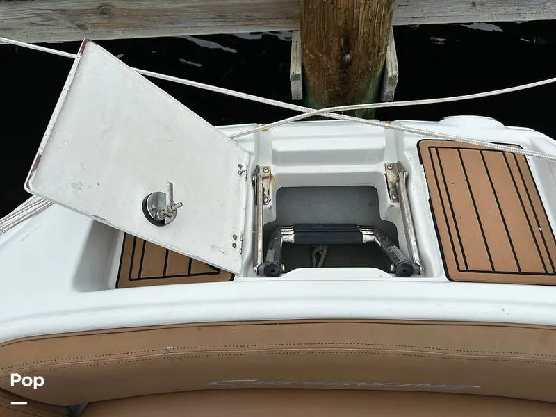 Slide: The Image of Crownline Boats E235XS 2023 - 16803450