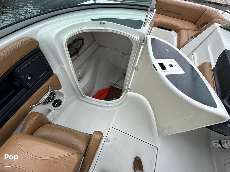 Slide: The Image of Crownline Boats E235XS 2023 - 16803447