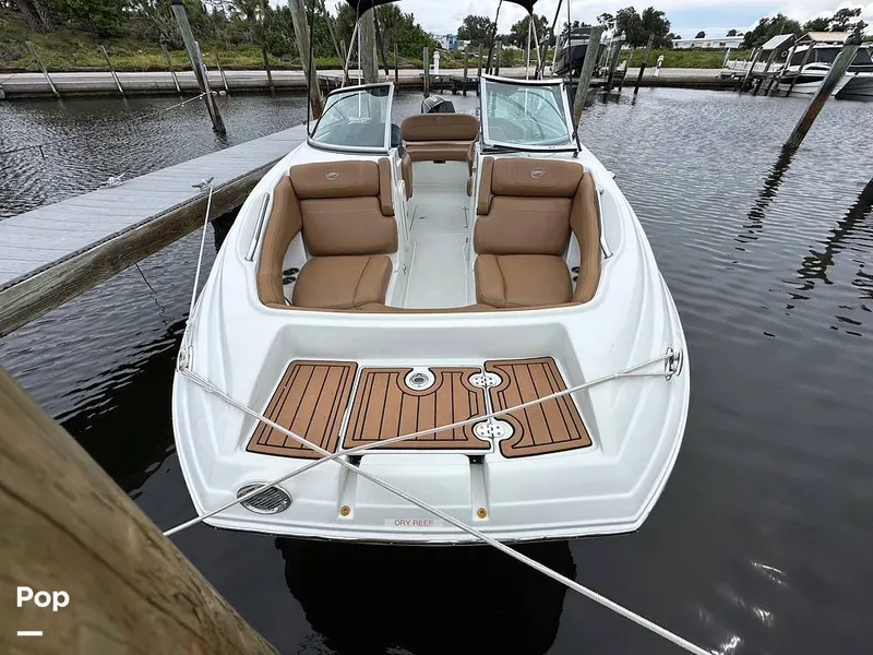 Slide: The Image of Crownline Boats E235XS 2023 - 16803429
