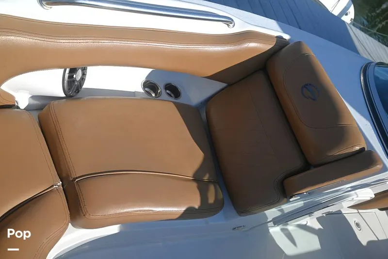 Slide: The Image of Crownline Boats E235XS 2023 - 16096561