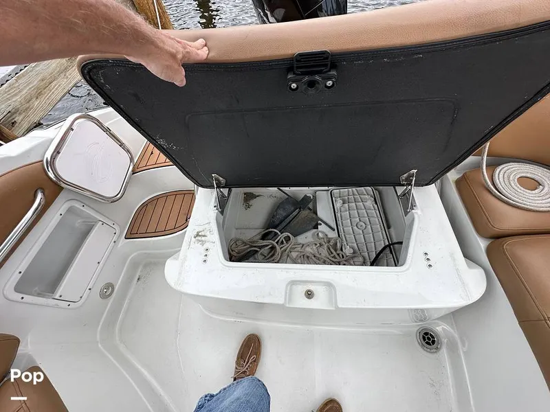 Slide: The Image of Crownline Boats E235XS 2023 - 16803446