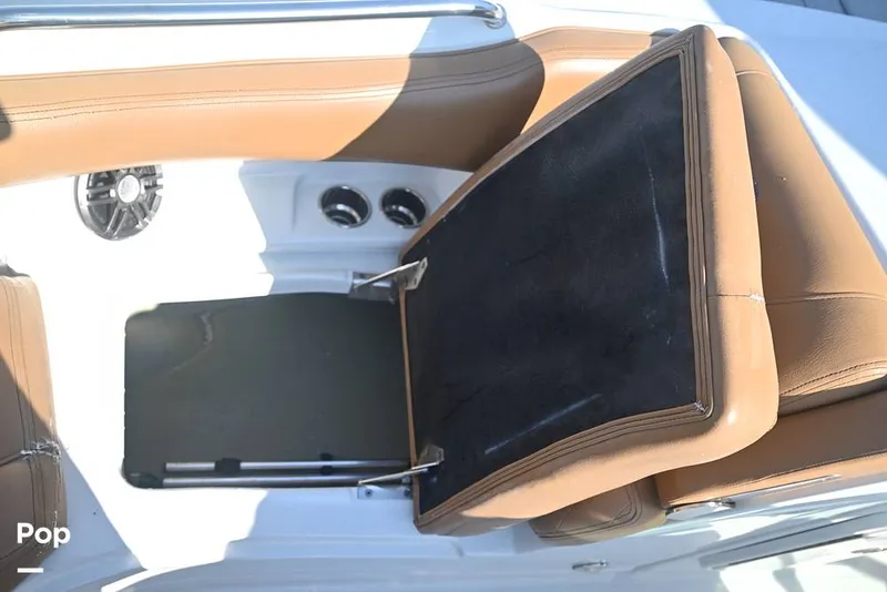 Slide: The Image of Crownline Boats E235XS 2023 - 16096563