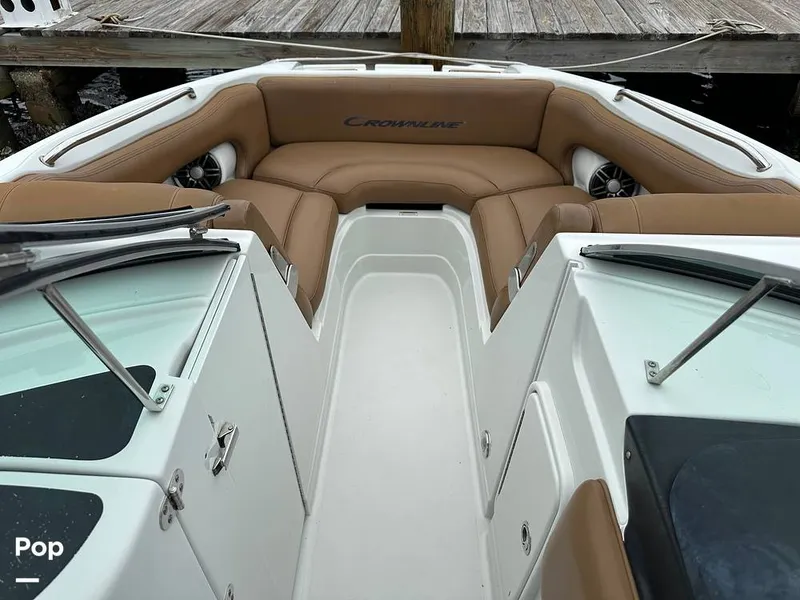 Slide: The Image of Crownline Boats E235XS 2023 - 16803430