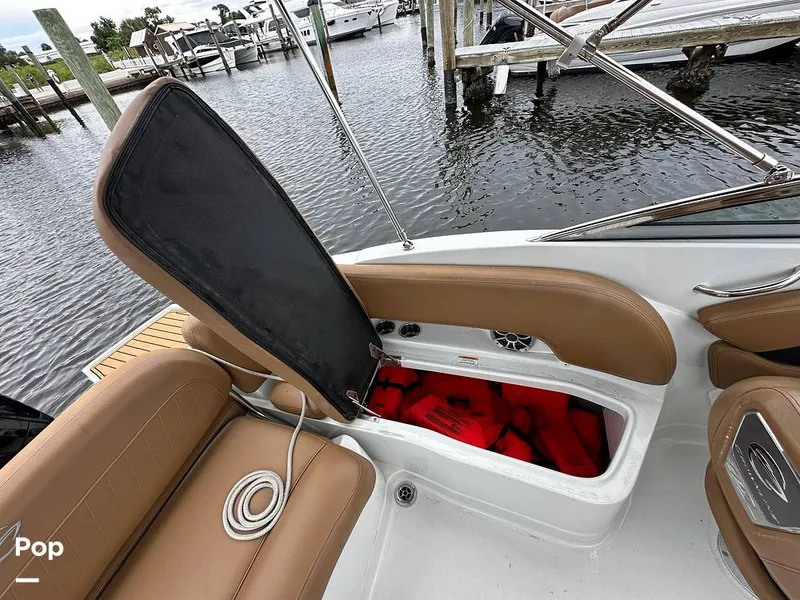 Slide: The Image of Crownline Boats E235XS 2023 - 16803443
