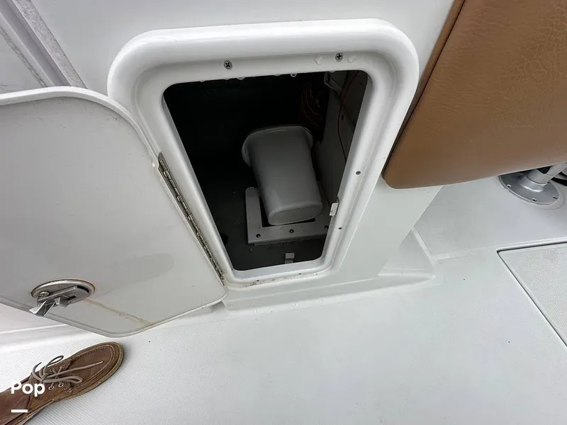 Slide: The Image of Crownline Boats E235XS 2023 - 16803434