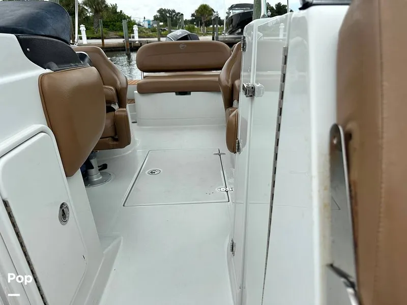 Slide: The Image of Crownline Boats E235XS 2023 - 16803433