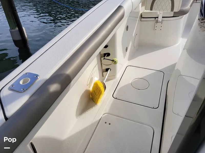 Slide: The Image of World Cat 325CC 2023 - 16115490