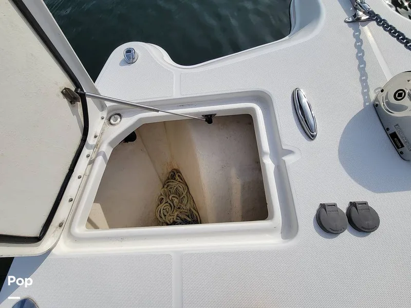 Slide: The Image of World Cat 325CC 2023 - 16115504