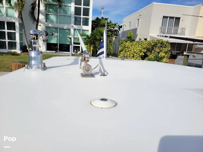 Slide: The Image of World Cat 325CC 2023 - 16115513